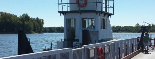 Golden Eagle Ferry is one of What makes St. Louis AWESOME!!!.