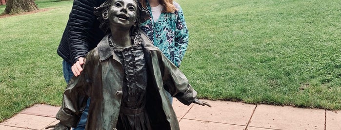 Beverly Cleary Sculpture Garden is one of Honeymoon <3.
