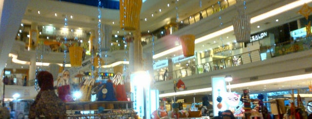 Matahari Department Store is one of Tempat yang Disukai Devi.