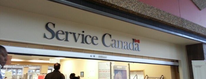 Service Canada is one of Locais curtidos por Paula.