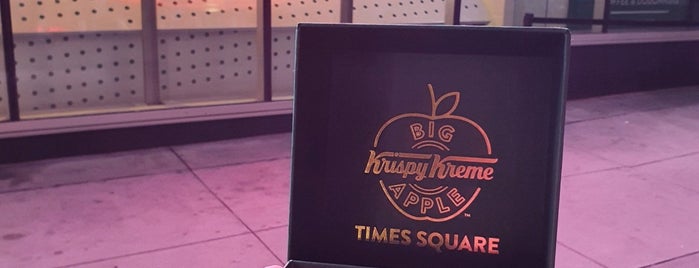 Krispy Kreme Flagship is one of LEON : понравившиеся места.