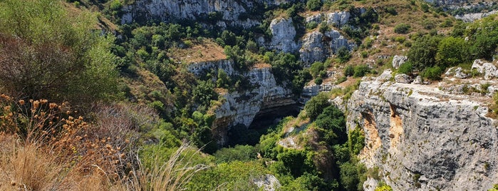 Riserva Naturale Orientata Pantalica, Valle dell'Anapo e Torrente Cava Grande is one of Sicilia.