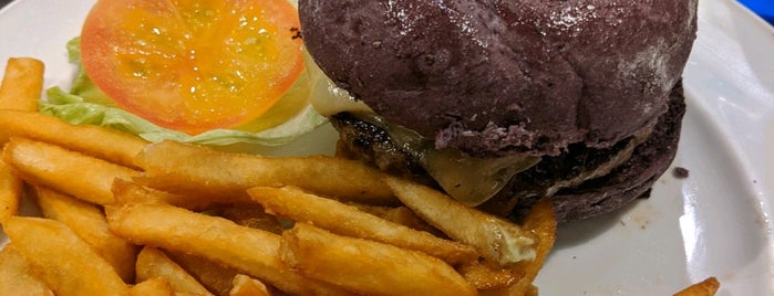 Fat Boy's The Burger Bar is one of Singapore bucket list.