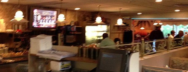 Wolf Road Diner is one of Tempat yang Disukai Jeff.