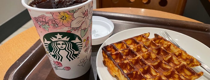 Starbucks is one of 品川区のスタバ.