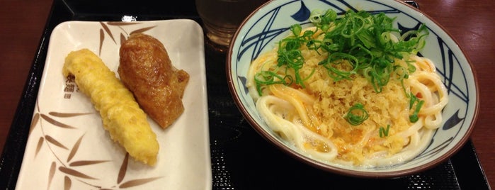 丸亀製麺 is one of fujiさんのお気に入りスポット.