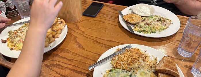 Bajis Cafe is one of Silicon Valley breakfast/brunch.