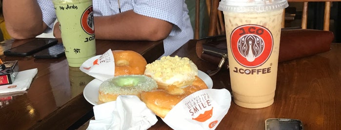 J.Co Donuts & Coffee is one of Must-see seafood places in Jakarta, Indonesia.