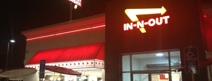 In-N-Out Burger is one of Orte, die Jen gefallen.