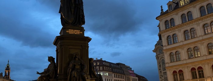 Neumarkt is one of Drezden🥨.