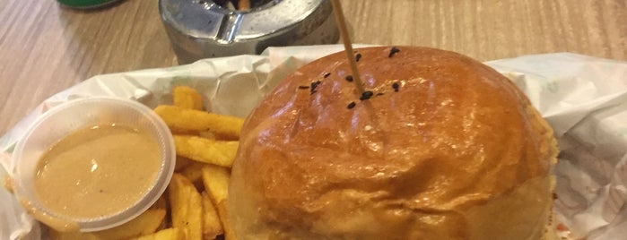 Burger Junkyard is one of #foodporn (KL).