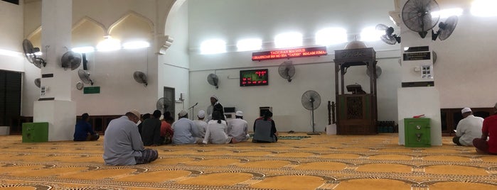 Masjid Al-Mujahirin is one of Masjid & Surau, MY #3.