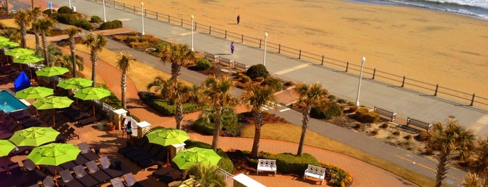 Ocean Beach Club Resort is one of Orte, die Terri gefallen.