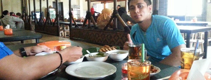 Warung sunda riris is one of Favorite Food.