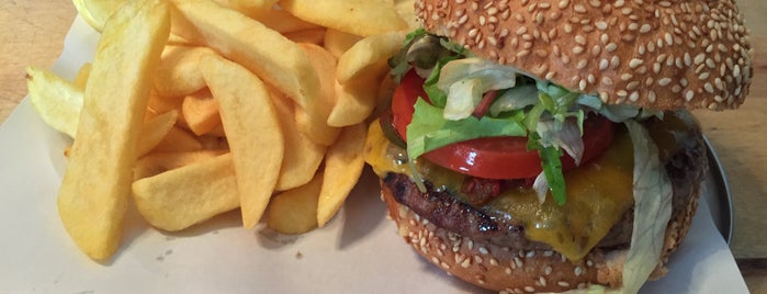 SchillerBurger is one of Burger & Berlin.