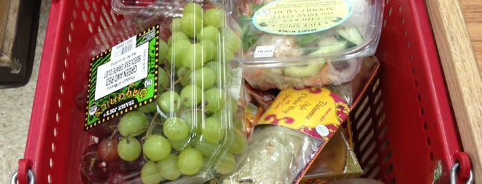 Trader Joe's is one of Javierさんのお気に入りスポット.