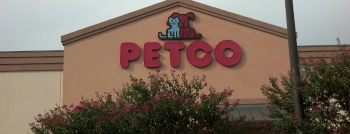 Petco is one of สถานที่ที่ Phillip ถูกใจ.