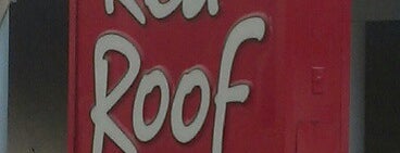 Red Roof PLUS+ San Antonio Downtown - Riverwalk is one of Rudy'un Beğendiği Mekanlar.