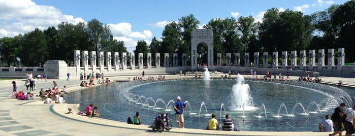World War II Memorial is one of explore DC.
