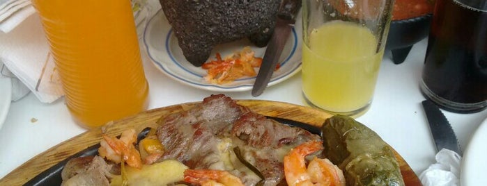La Hacienda Grill is one of Posti che sono piaciuti a Mich.