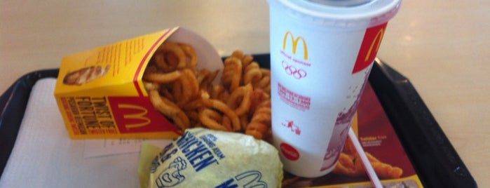 McDonald's & McCafé is one of Makan @ Melaka/N9/Johor #6.