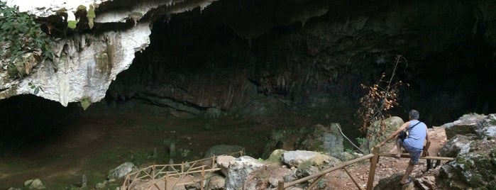 niara mağarası is one of Orte, die Dr.Gökhan gefallen.