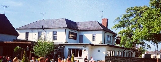 Norwood Arms is one of Locais curtidos por Danielle.