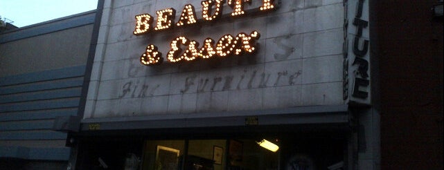 Beauty & Essex is one of Manhattan Essentials.