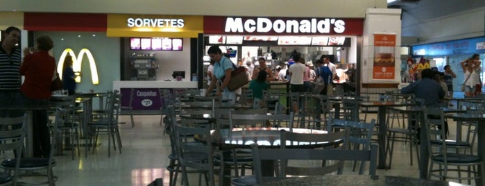 McDonald's is one of Raquel : понравившиеся места.