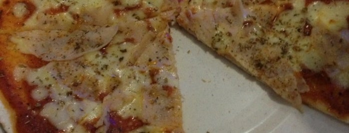 Gino's Pizza Pasta & Fusion is one of Jalan2 cari makan.