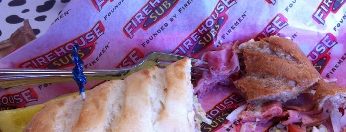 Firehouse Subs is one of Lugares favoritos de Jose.