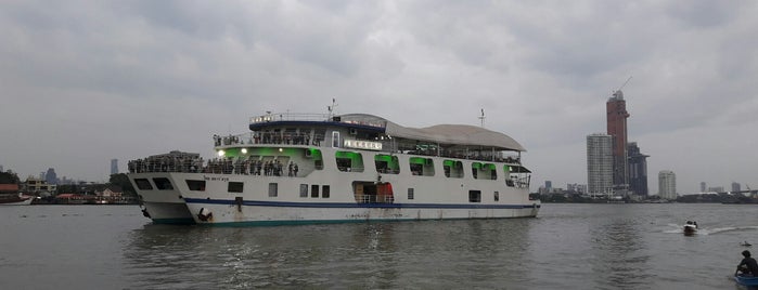 ท่าเรือราษฎร์บูรณะ (บิ๊กซี) Ratburana (Big C) Pier S4 is one of Chao Phraya Express Boat.