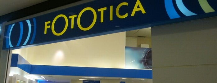 Fototica is one of Locais curtidos por Steinway.