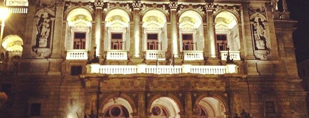 Венгерский государственный оперный театр is one of Budapest - Hungary - Peter's Fav's.