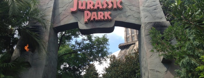 Jurassic Park is one of Tempat yang Disukai Priscila.