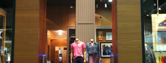 Levi's Store is one of Shopping SP Marketing.