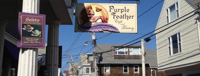 Purple Feather is one of สถานที่ที่ Brendan ถูกใจ.