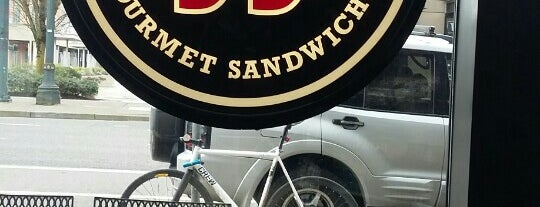 Jimmy John's is one of Lizさんのお気に入りスポット.