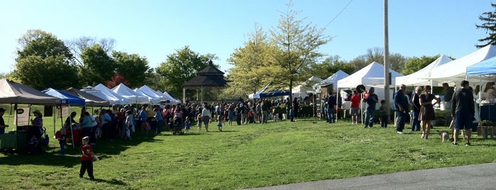 Downingtown Farmers Market is one of Chester Springs.