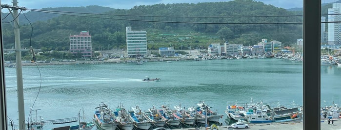 대변항 is one of Busan 釜山.