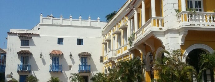 Centro Histórico de Cartagena / Ciudad Amurallada is one of Paraderos.