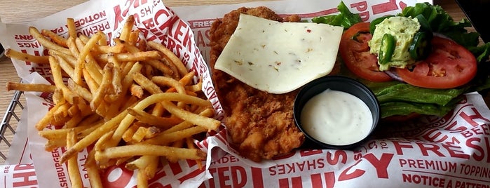 Smashburger is one of John'un Beğendiği Mekanlar.