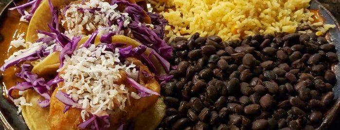 En Fuego Mexican Grille is one of Posti che sono piaciuti a Sherry.