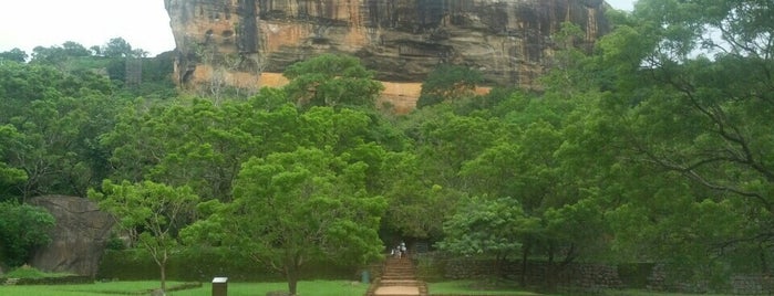 Sigiriya Rock is one of 구본준의 희로애락.