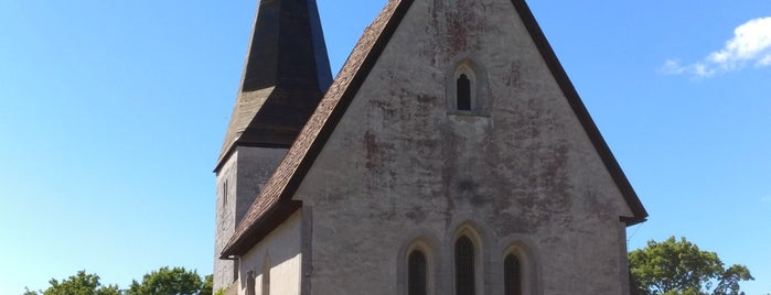 Fröjel kyrka is one of Lugares favoritos de eric.