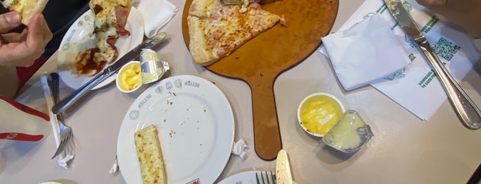 Papa John's Pizza بيتزا بابا جونز is one of Dubai Food 5.