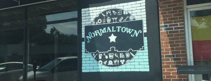Normaltown is one of Lieux qui ont plu à Paige.