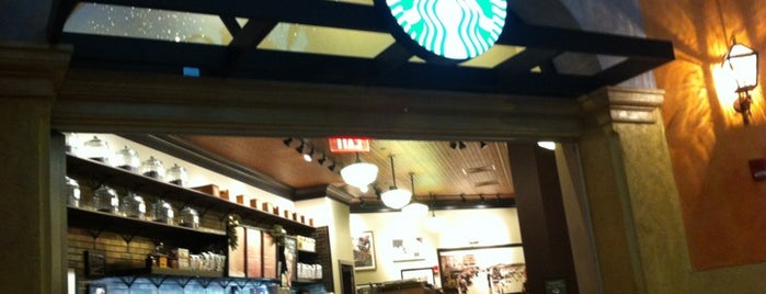 Starbucks is one of Tempat yang Disukai Brandi.