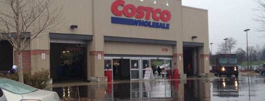 Costco is one of Orte, die Dave gefallen.