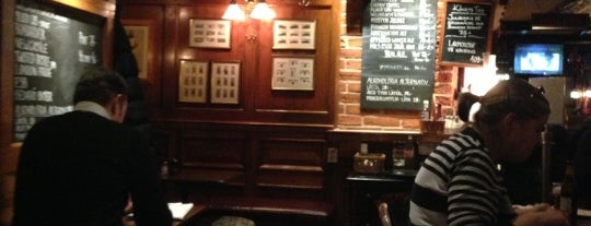 Bull and Bear Inn is one of Untapped - Best Ale Spots in Stockholm.